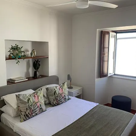 3 Old Town Charm Apartment *