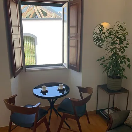 Apartment 3 Old Town Charm *